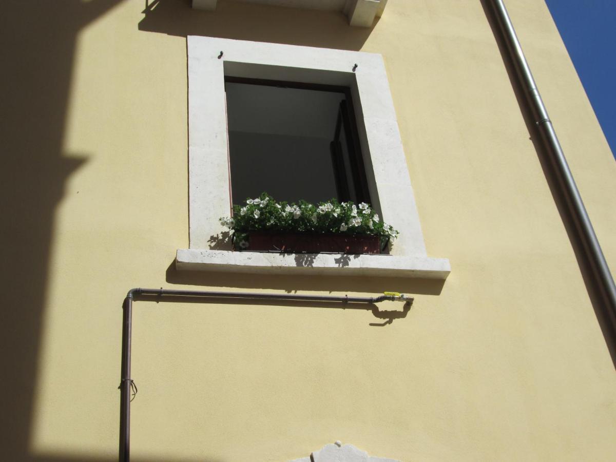 B&B Regina Margherita LʼAquila Exteriör bild