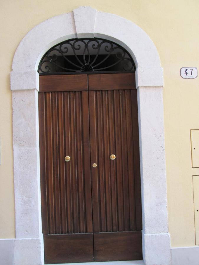 B&B Regina Margherita LʼAquila Exteriör bild