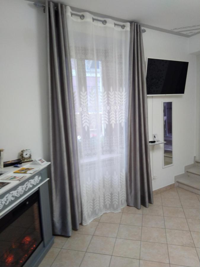 B&B Regina Margherita LʼAquila Exteriör bild