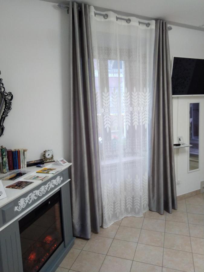 B&B Regina Margherita LʼAquila Exteriör bild